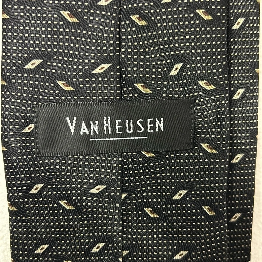 Van-Heusen Silk Men’s Ties (3) Black Blue Gray Cream Neutrals Perfect Condition